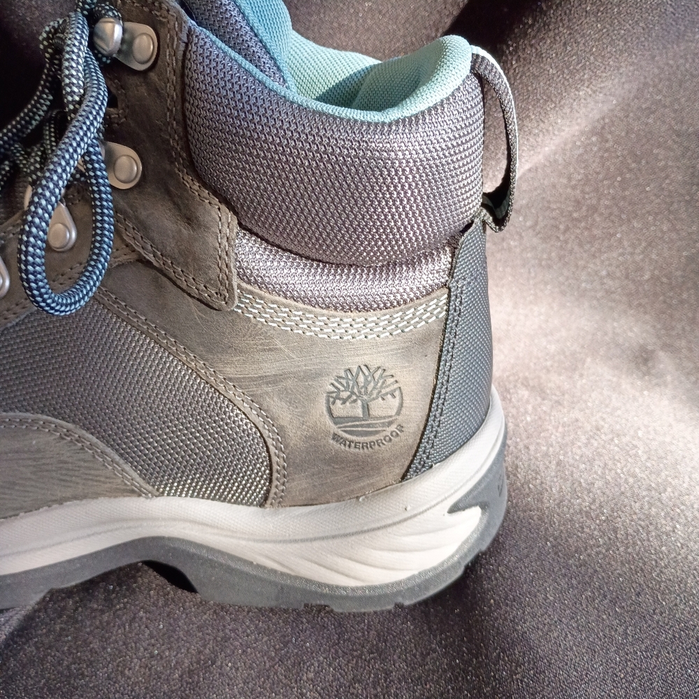 Boots - Picture 3 of 4